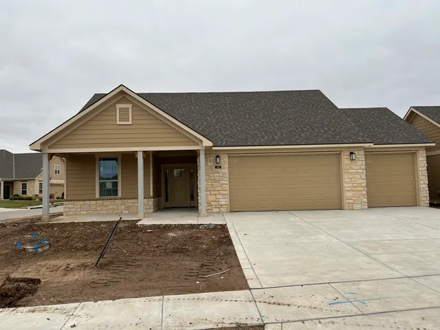 $452,000 | 906 East Cross Creek Court, Derby, KS 67037