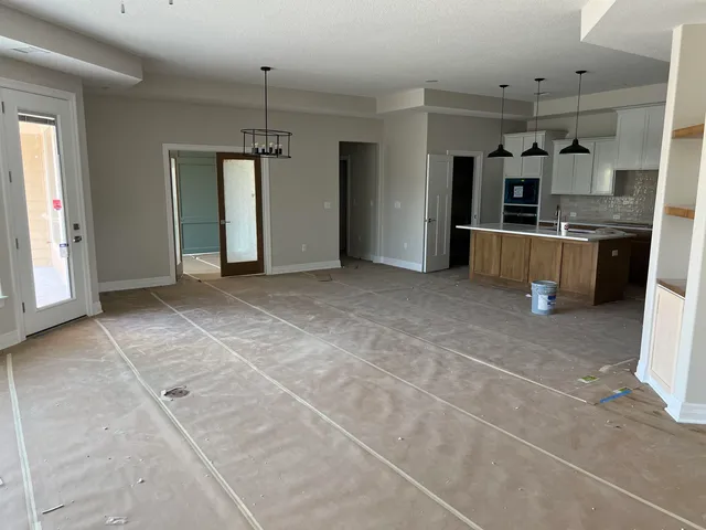 $452,000 | 906 East Cross Creek Court, Derby, KS 67037