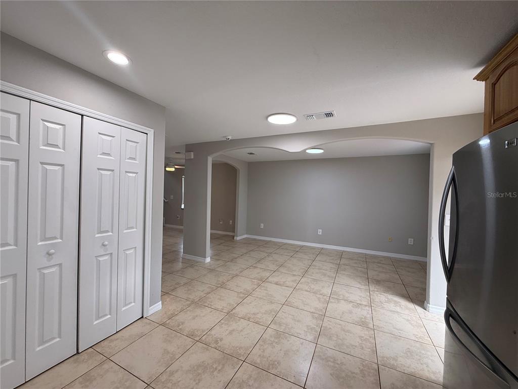2907 West Chestnut Street Tampa, FL 33607 - Photo 4 of 16