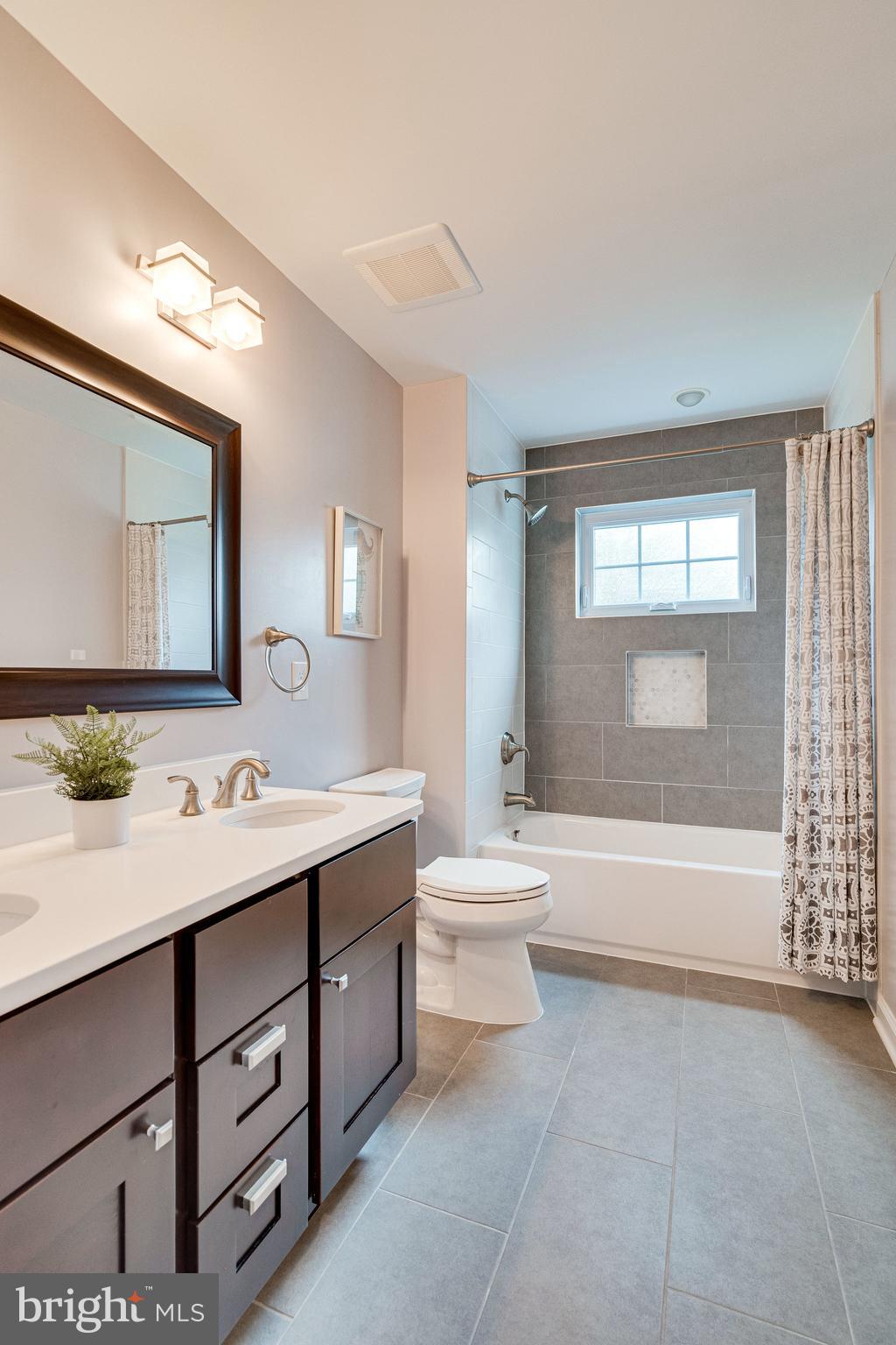 1750 Anderson Road Falls Church, VA 22043 - Photo 37 of 99 2nd Floor Hallway Bath with Shower/Tub!