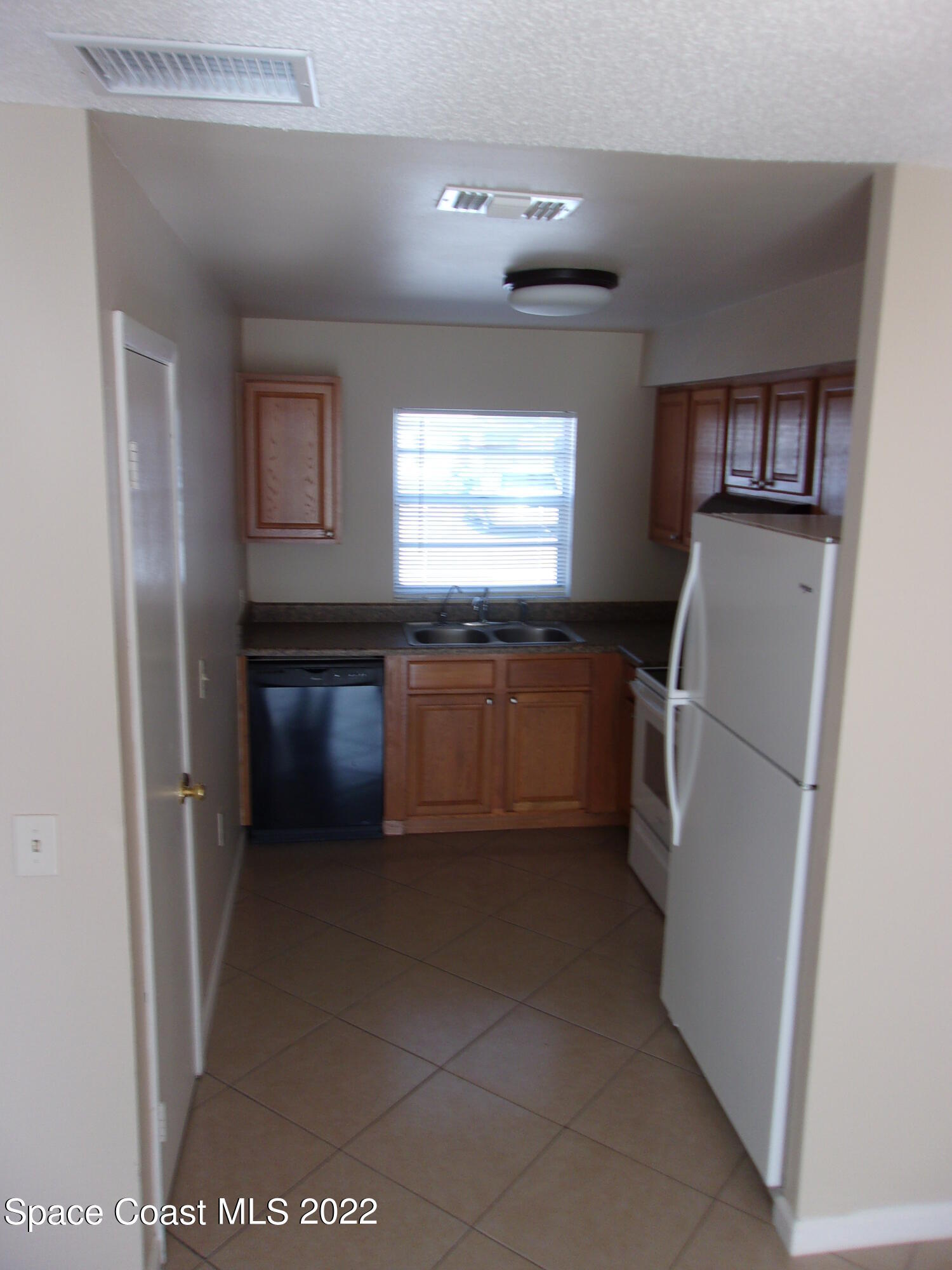 1514 Clearlake Road, Unit 85 Cocoa, FL 32922 - Photo 5 of 17 100_2500