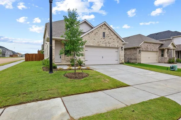 $2,400 | 619 Sagebrush Trail, Sherman, TX 75092