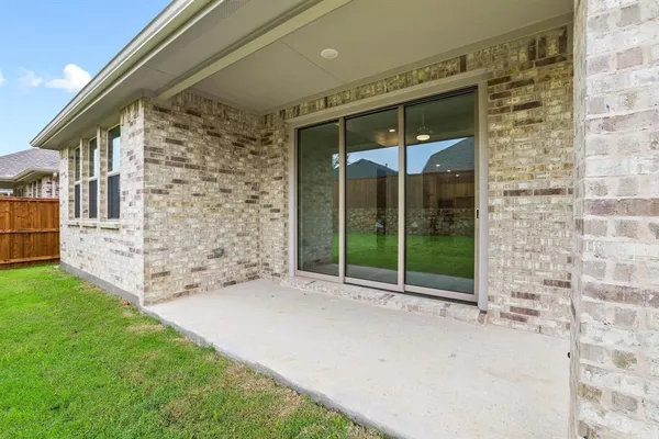 $2,400 | 619 Sagebrush Trail, Sherman, TX 75092