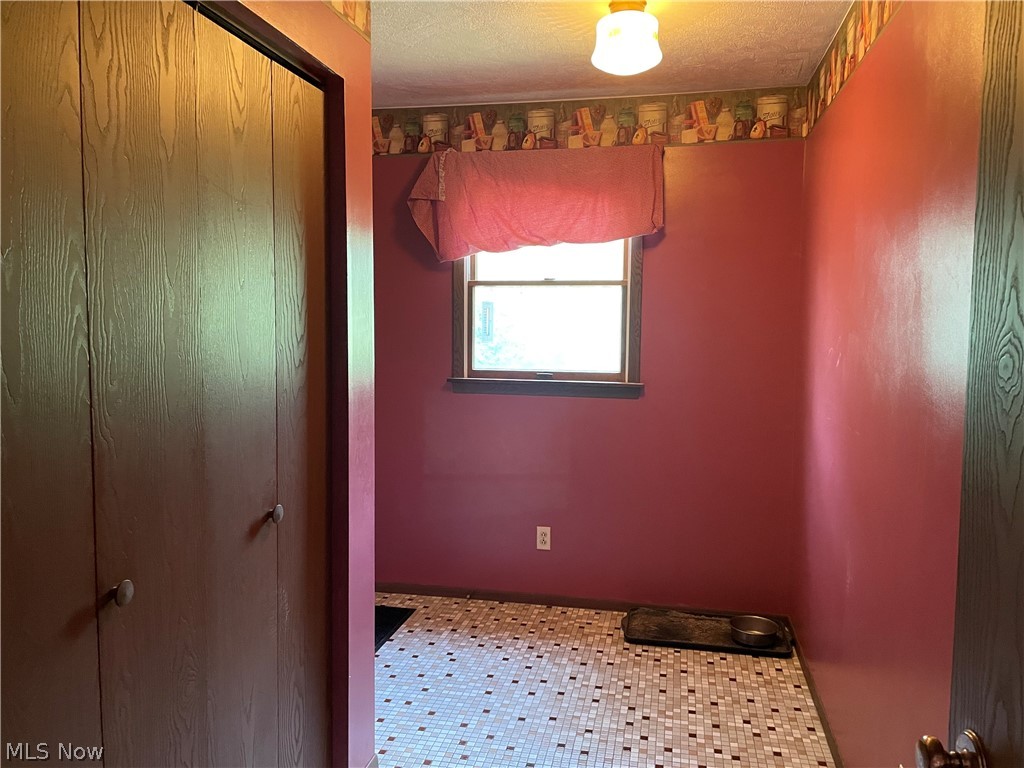 69995 Woods Road Bridgeport, OH 43912 - Photo 8 of 26