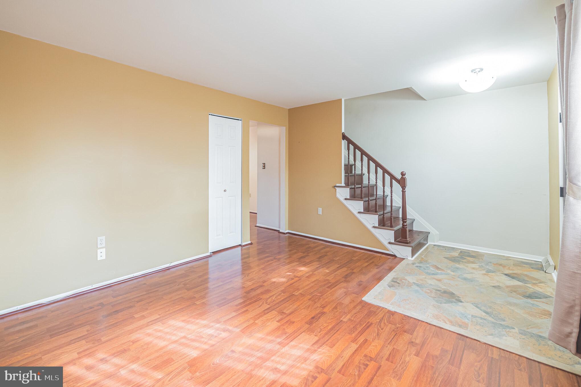 8004 Sandy Spring Road Laurel, MD 20707 - Photo 4 of 30 Living room