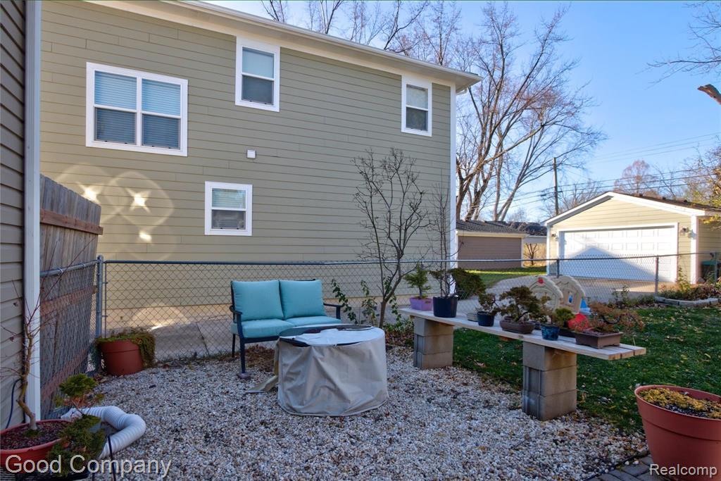 3911 Durham Road Royal Oak, MI 48073 - Photo 32 of 37