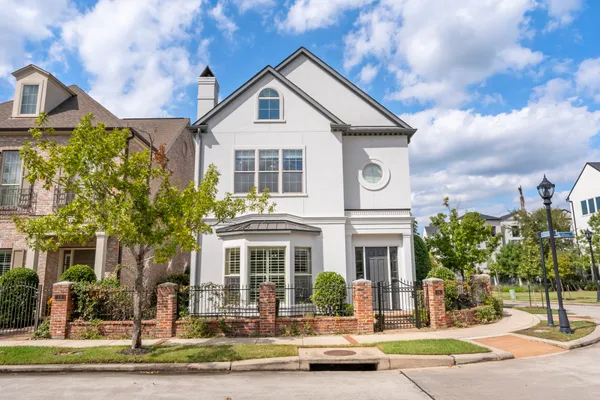 $1,929,000 | 14 Jetty Point Drive, The Woodlands, TX 77380