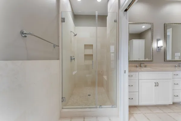 $1,929,000 | 14 Jetty Point Drive, The Woodlands, TX 77380