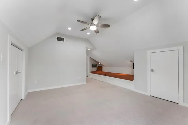 $1,929,000 | 14 Jetty Point Drive, The Woodlands, TX 77380