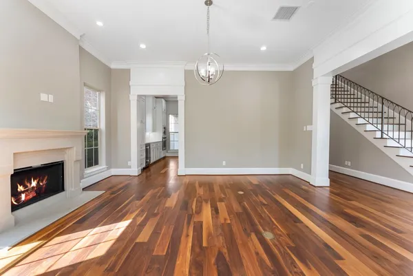 $1,929,000 | 14 Jetty Point Drive, The Woodlands, TX 77380