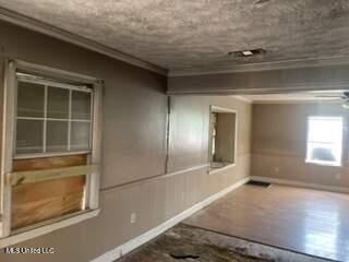 325 Reeves Avenue Walnut Grove, MS 39189 - Photo 2 of 7 50-Apr 02 2025 04_37pm-QaYk