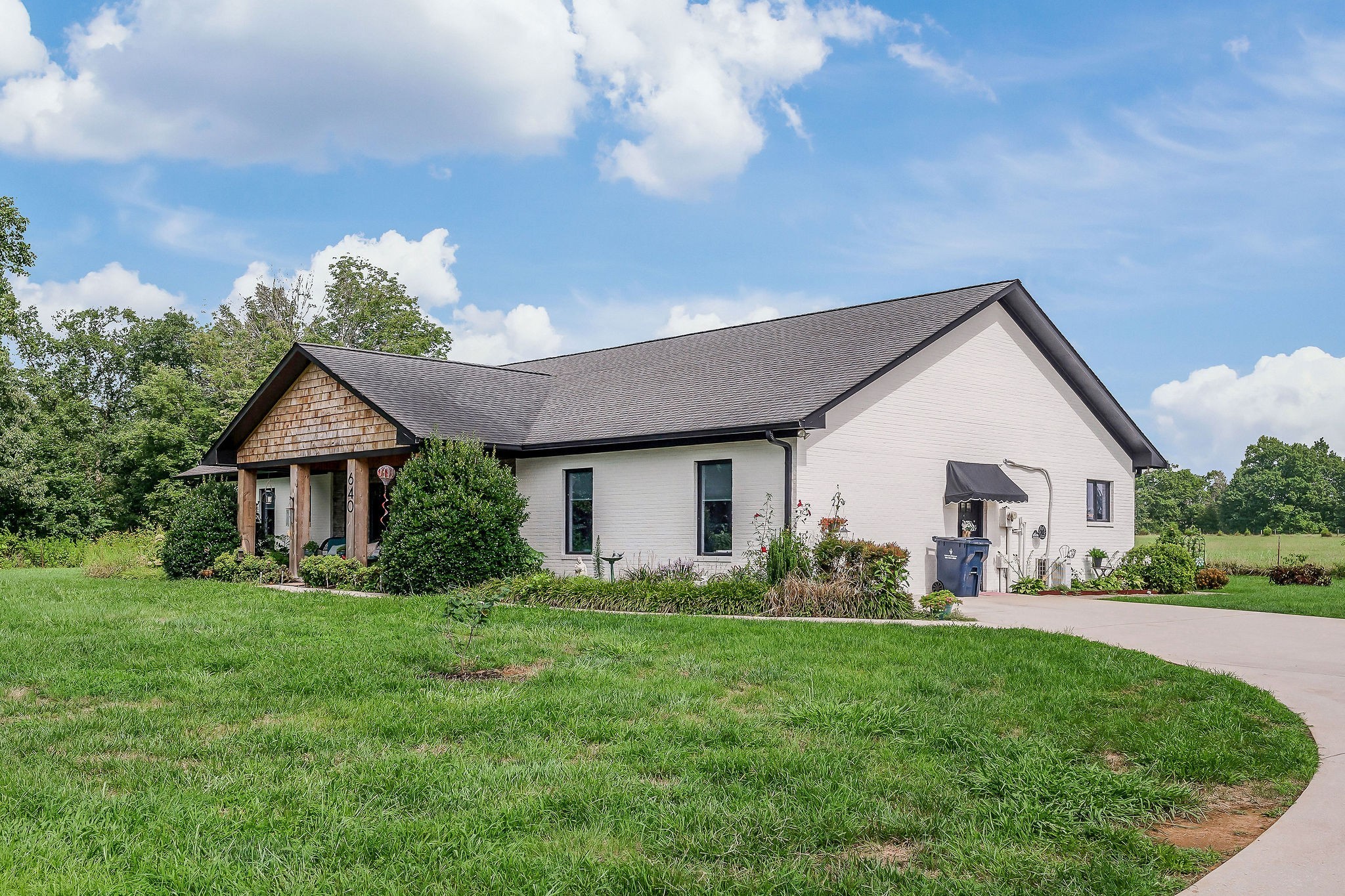 640 Brock Road Sparta, TN 38583 - Photo 4 of 60