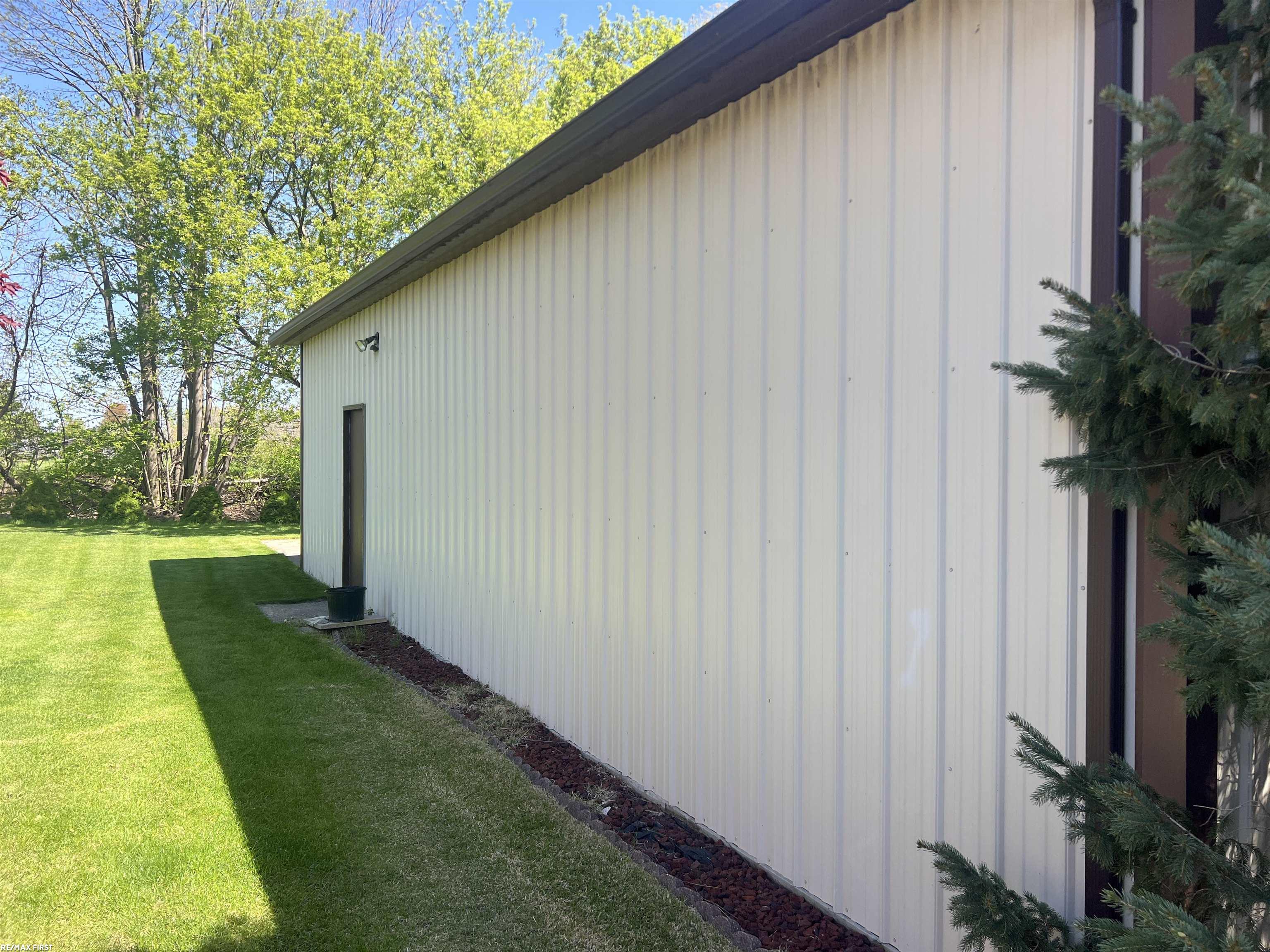 75950 Memphis Ridge Road Richmond, MI 48062 - Photo 9 of 12