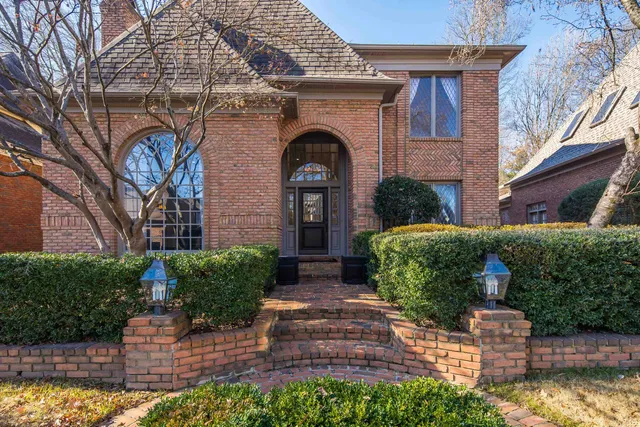 $627,000 | 951 West Riverwalk Drive, Memphis, TN 38120