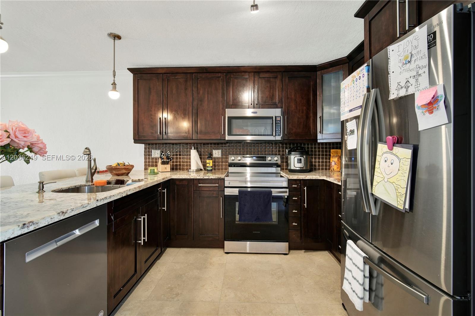 4260 Southwest 68th Court Miami, FL 33155 - Photo 9 of 21