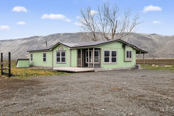 $335,000 | 2284 Weiser River Road, Weiser, ID 83672