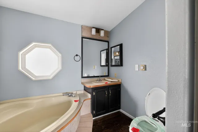 $335,000 | 2284 Weiser River Road, Weiser, ID 83672