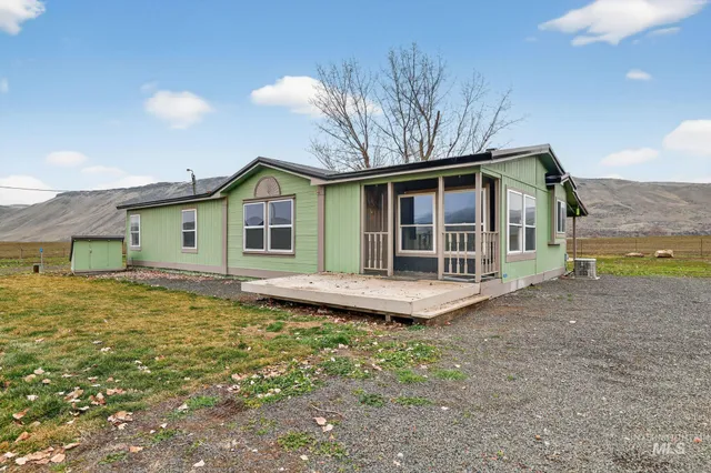 $335,000 | 2284 Weiser River Road, Weiser, ID 83672