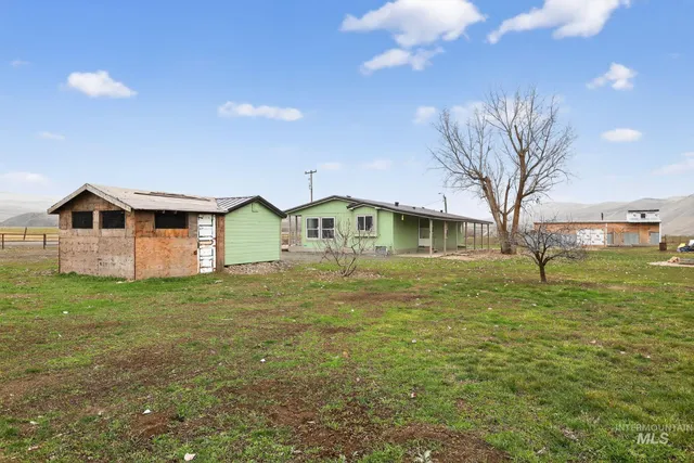 $335,000 | 2284 Weiser River Road, Weiser, ID 83672