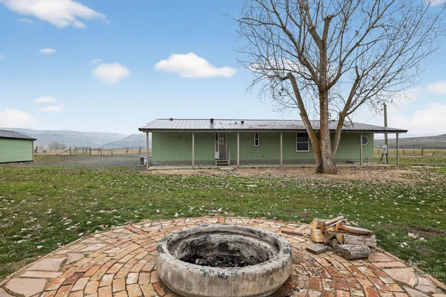 $335,000 | 2284 Weiser River Road, Weiser, ID 83672