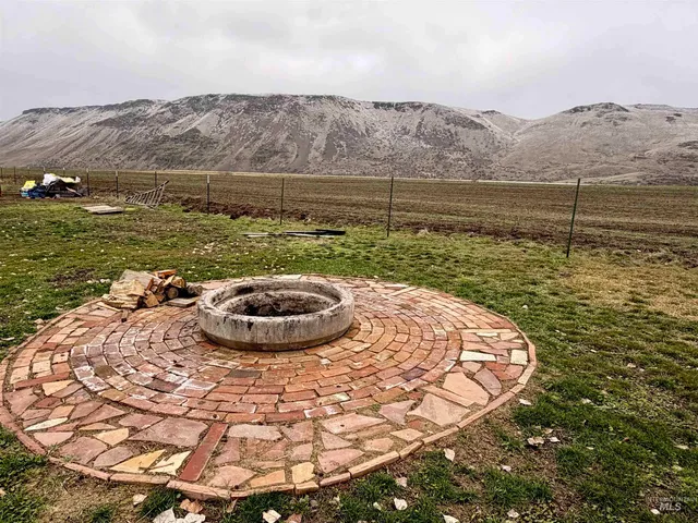 $335,000 | 2284 Weiser River Road, Weiser, ID 83672