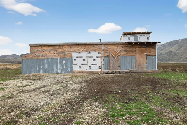 $335,000 | 2284 Weiser River Road, Weiser, ID 83672
