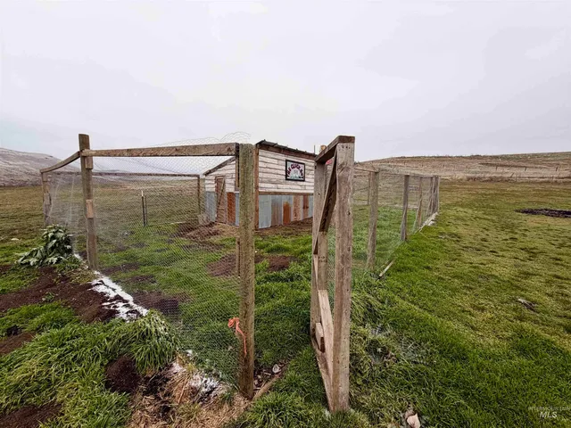 $335,000 | 2284 Weiser River Road, Weiser, ID 83672