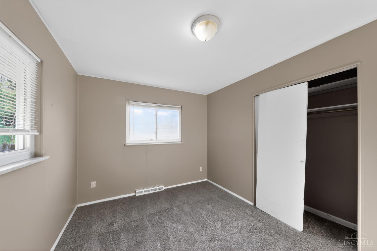 3910 Delhi Road Cincinnati, OH 45204 - Photo 12 of 38
