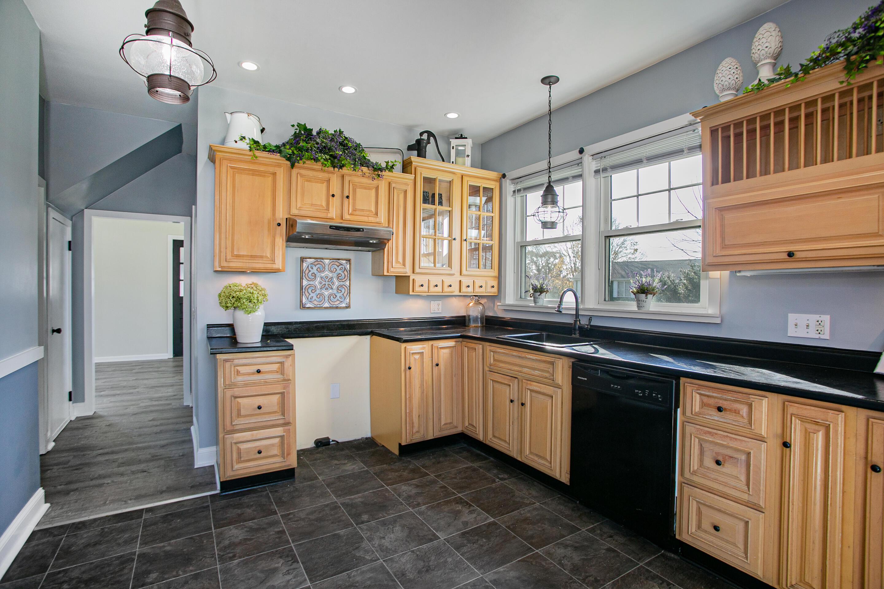 162 Sconticut Neck Road Fairhaven, MA 02719 - Photo 19 of 26 18-_LMS8506