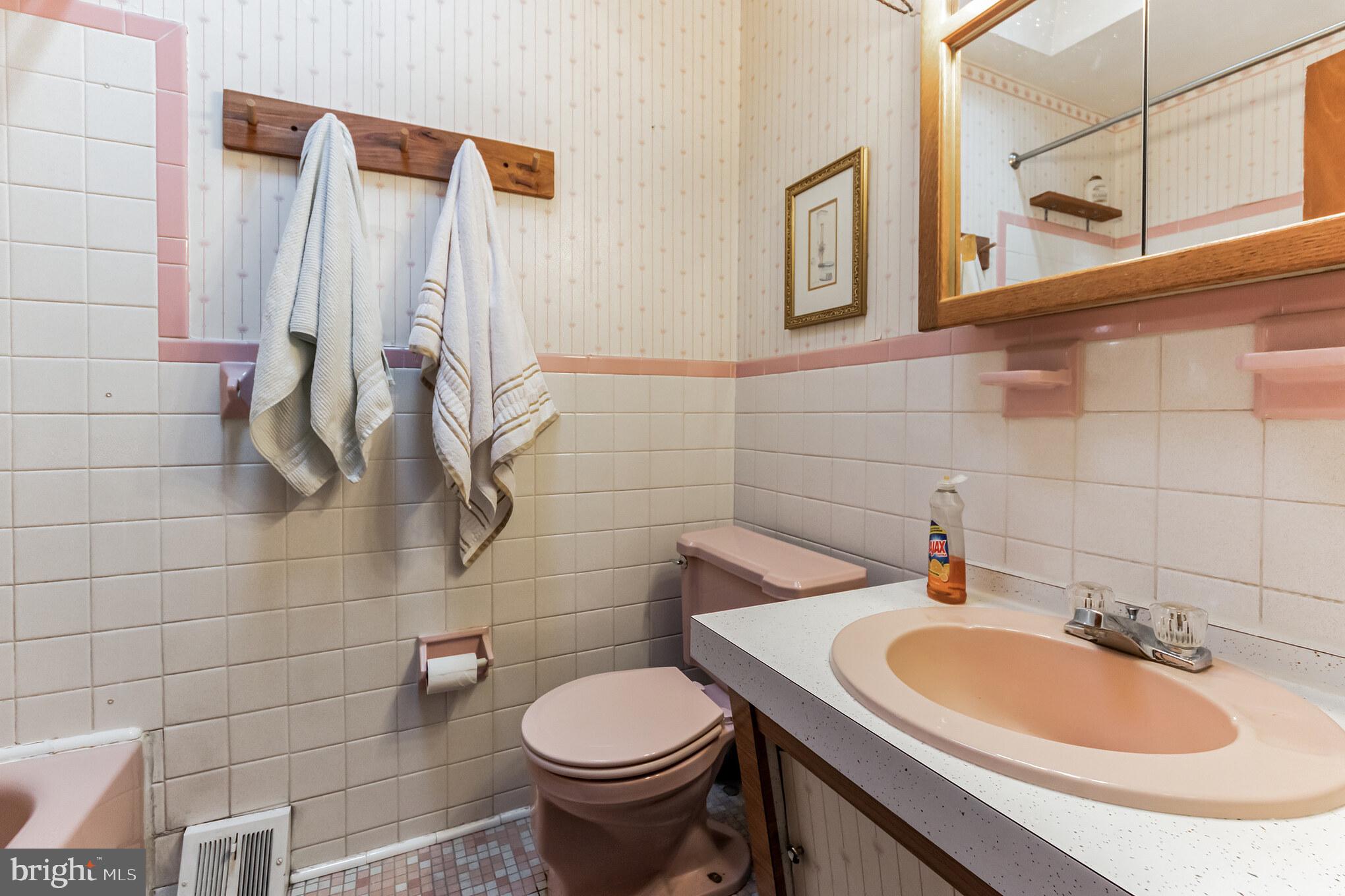 7018 Cardin Road Philadelphia, PA 19128 - Photo 17 of 30 Gallery Image 17