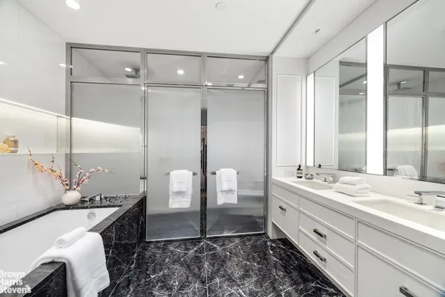 $22,500,000 | 50 West 66th Street, Unit 17F | Upper West Side