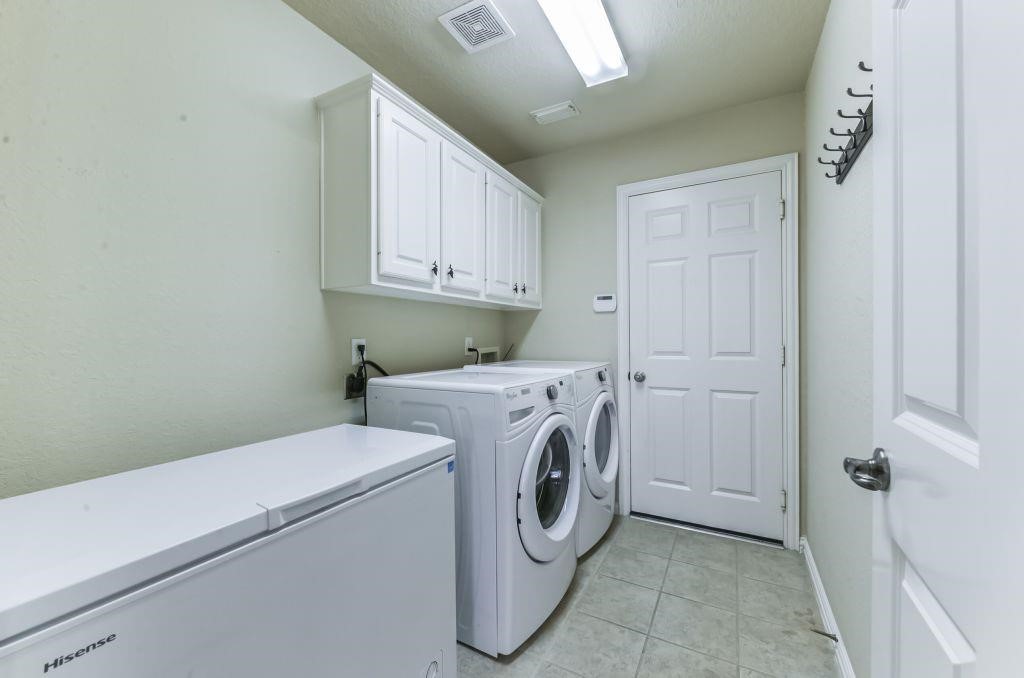 31 North Warbler Bend Circle Spring, TX 77382 - Photo 28 of 31 Spacious laundry room