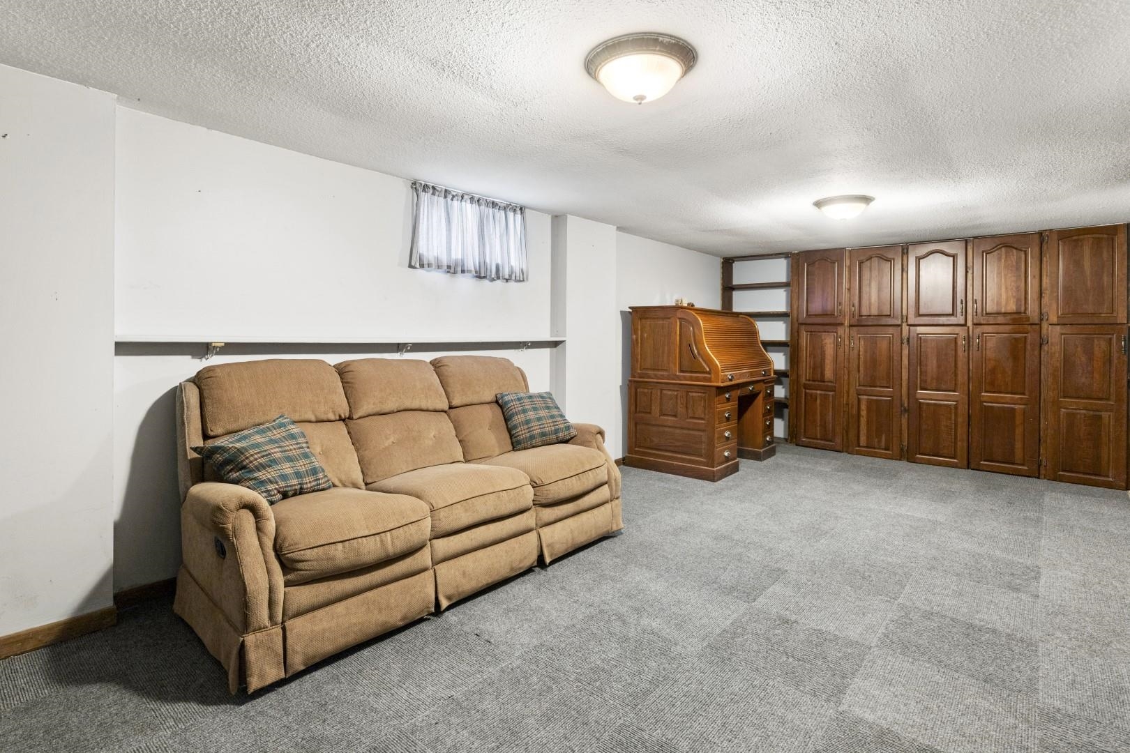 8530 North Kishwaukee Road Stillman Valley, IL 61084 - Photo 22 of 44 a living room with furniture