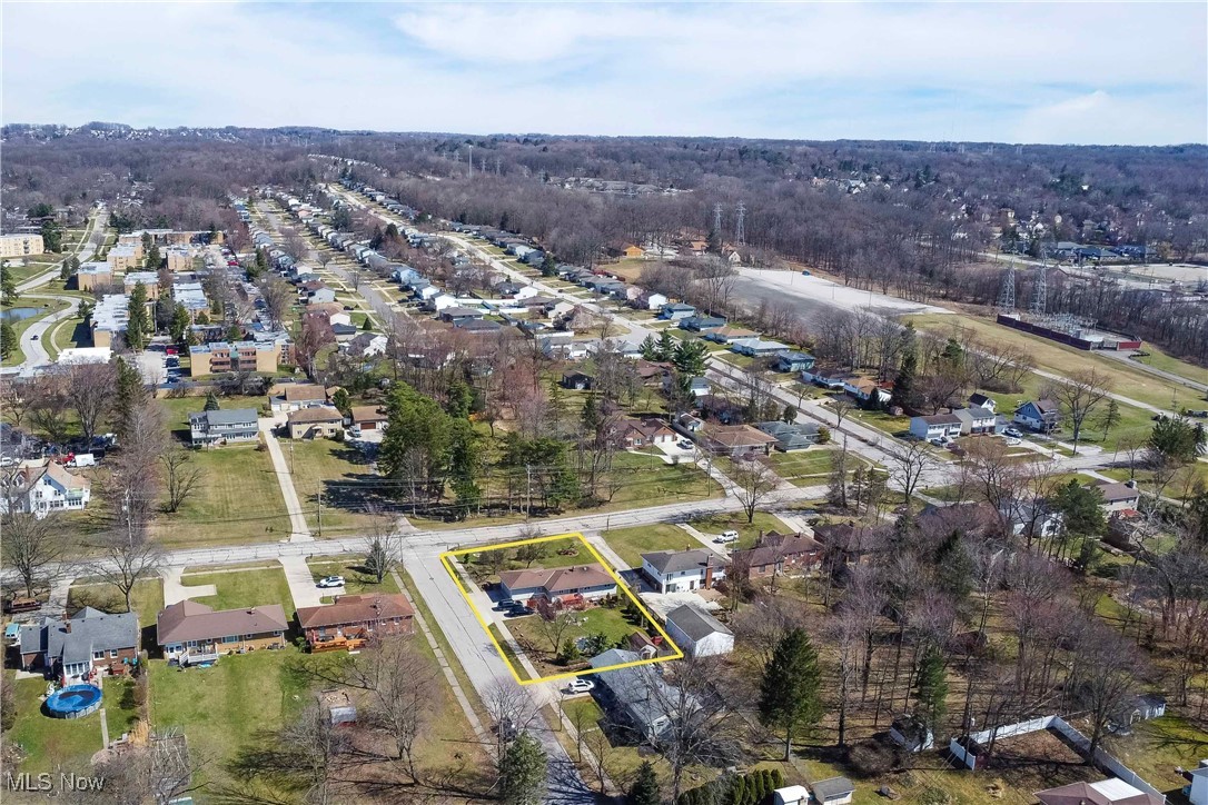7760 York Road Cleveland, OH 44130 - Photo 39 of 39 Drone / aerial view featuring a residential view