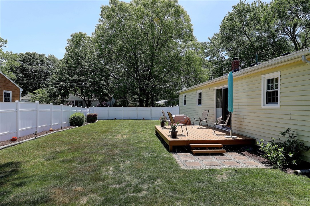 42 Colony Road East Providence, RI 02915 - Photo 21 of 24 Gallery Image 21
