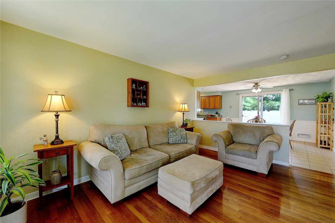 42 Colony Road East Providence, RI 02915 - Photo 6 of 24 Gallery Image 6