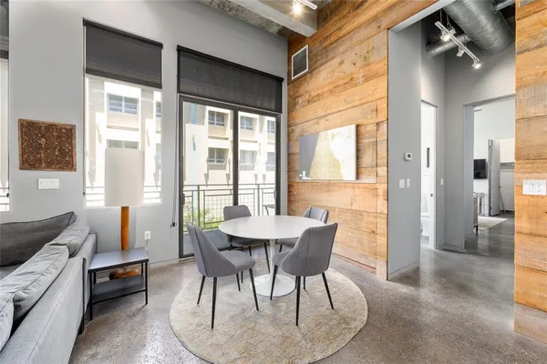 $395,000 | 302 Southeast Broadway Street, Unit 330, Ocala, FL 34471