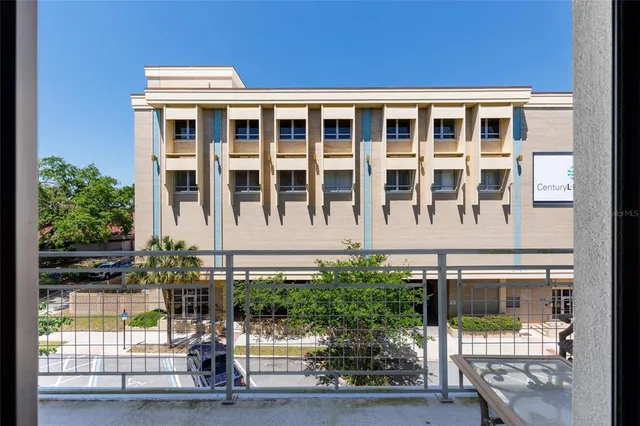 $395,000 | 302 Southeast Broadway Street, Unit 330, Ocala, FL 34471