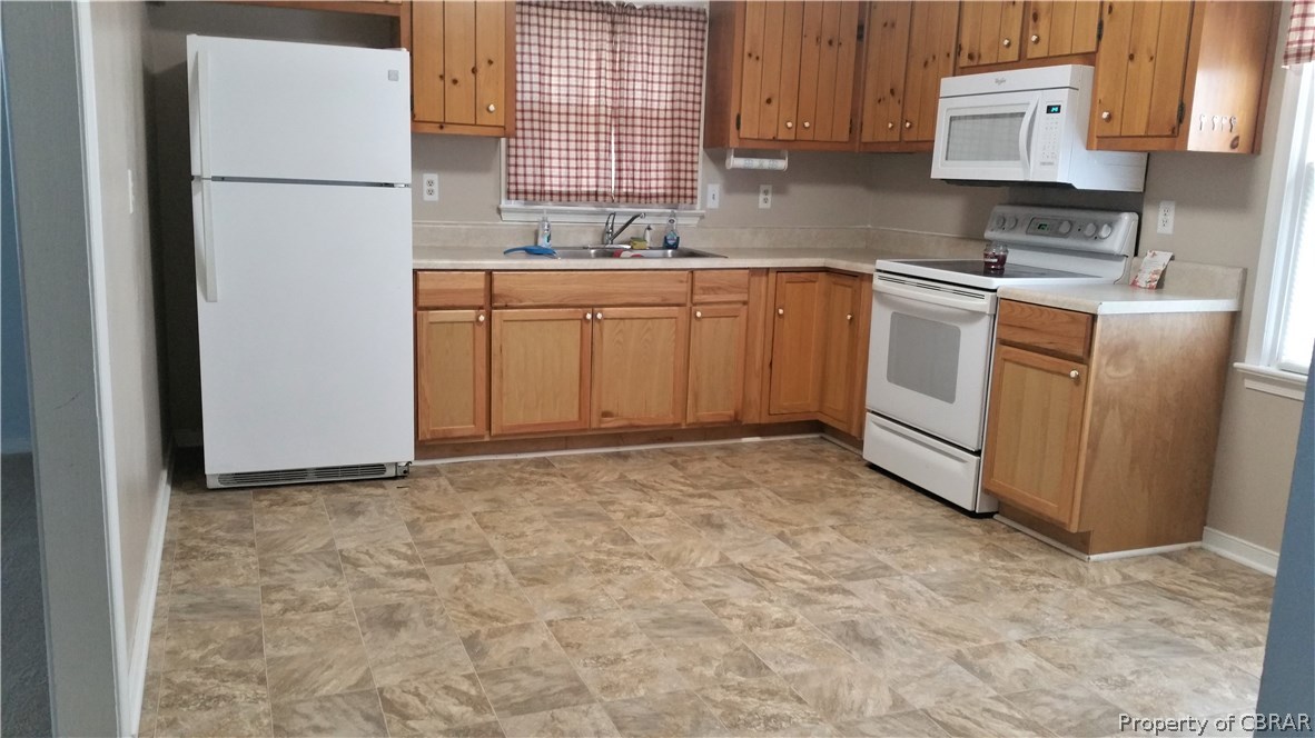 4766 Hickory Fork Road Gloucester, VA 23061 - Photo 4 of 10 Eat-In Kitchen