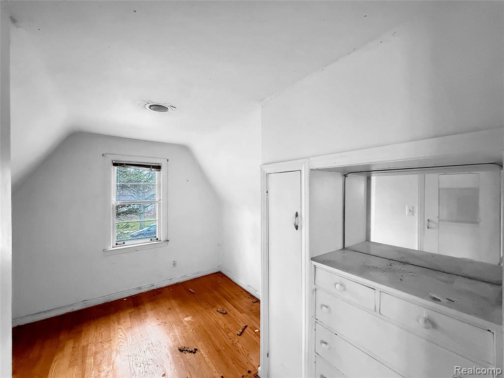 1768 Hampton Road Grosse Pointe Woods, MI 48236 - Photo 22 of 46