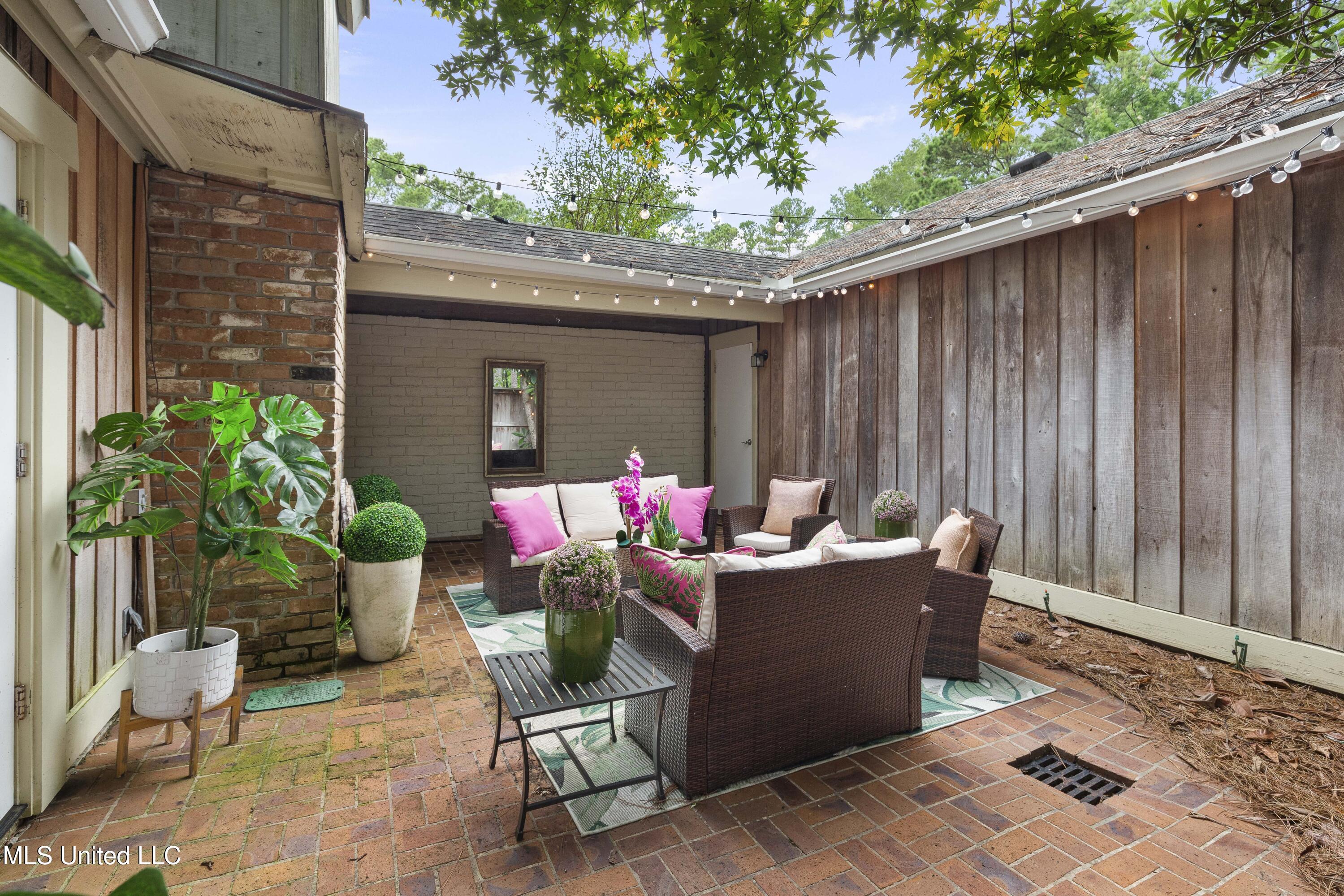 54 Eastbrooke Street Jackson, MS 39216 - Photo 30 of 59 54 Eastbrooke-33