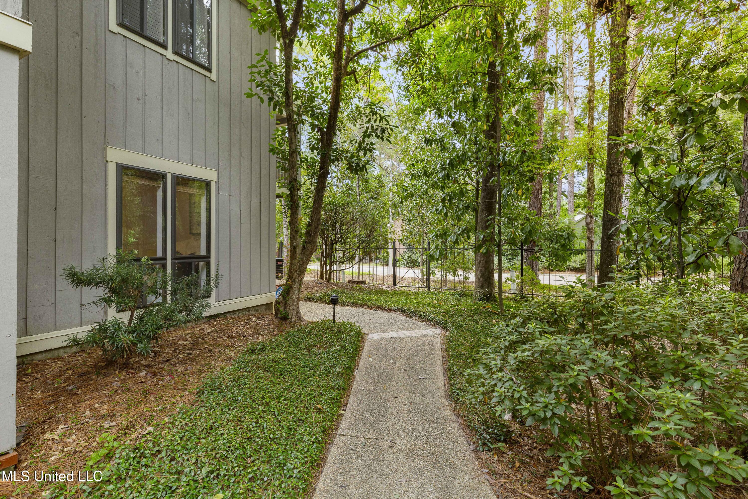 54 Eastbrooke Street Jackson, MS 39216 - Photo 7 of 59 54 Eastbrooke-3