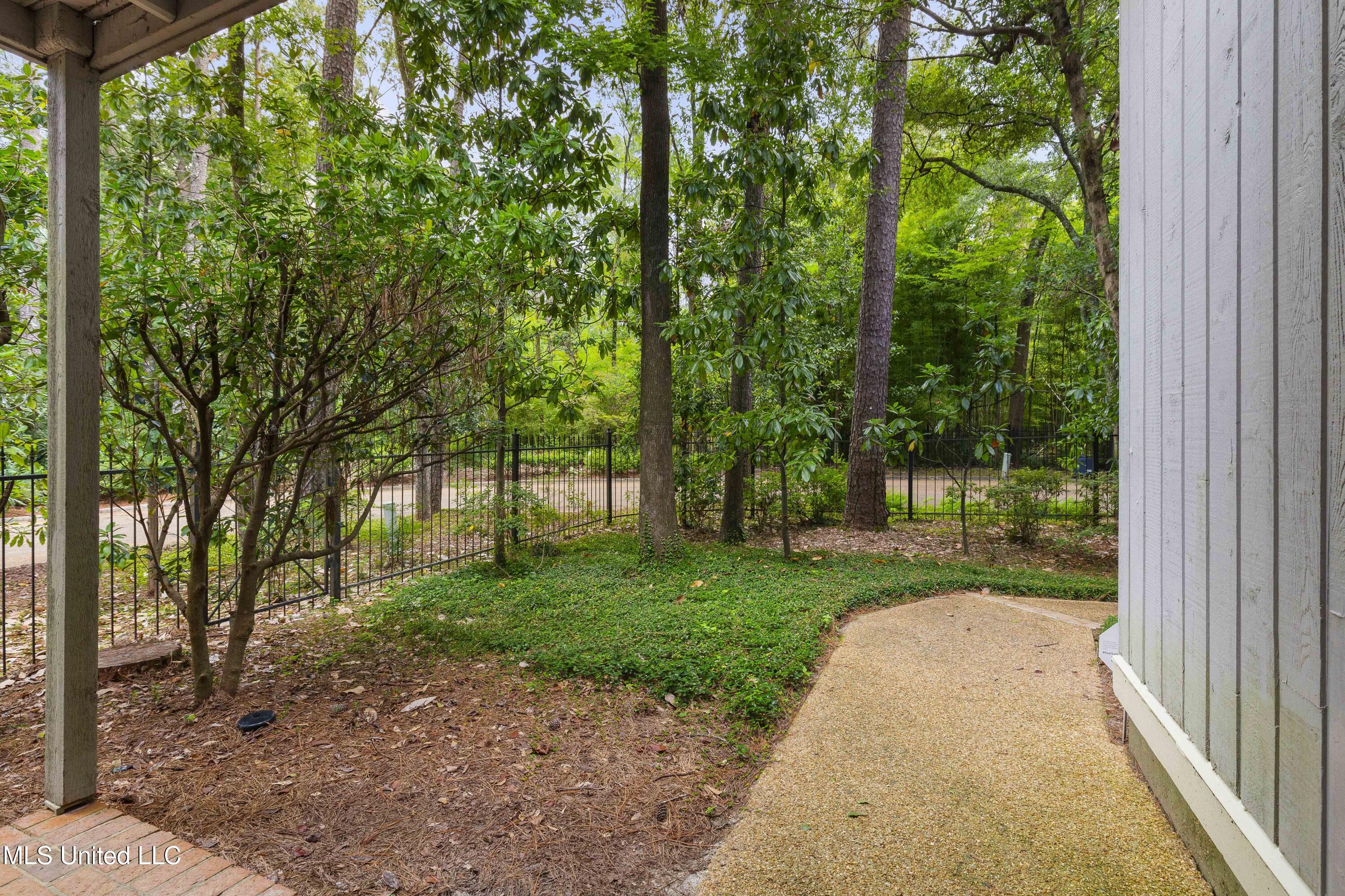 54 Eastbrooke Street Jackson, MS 39216 - Photo 8 of 59 54 Eastbrooke-7