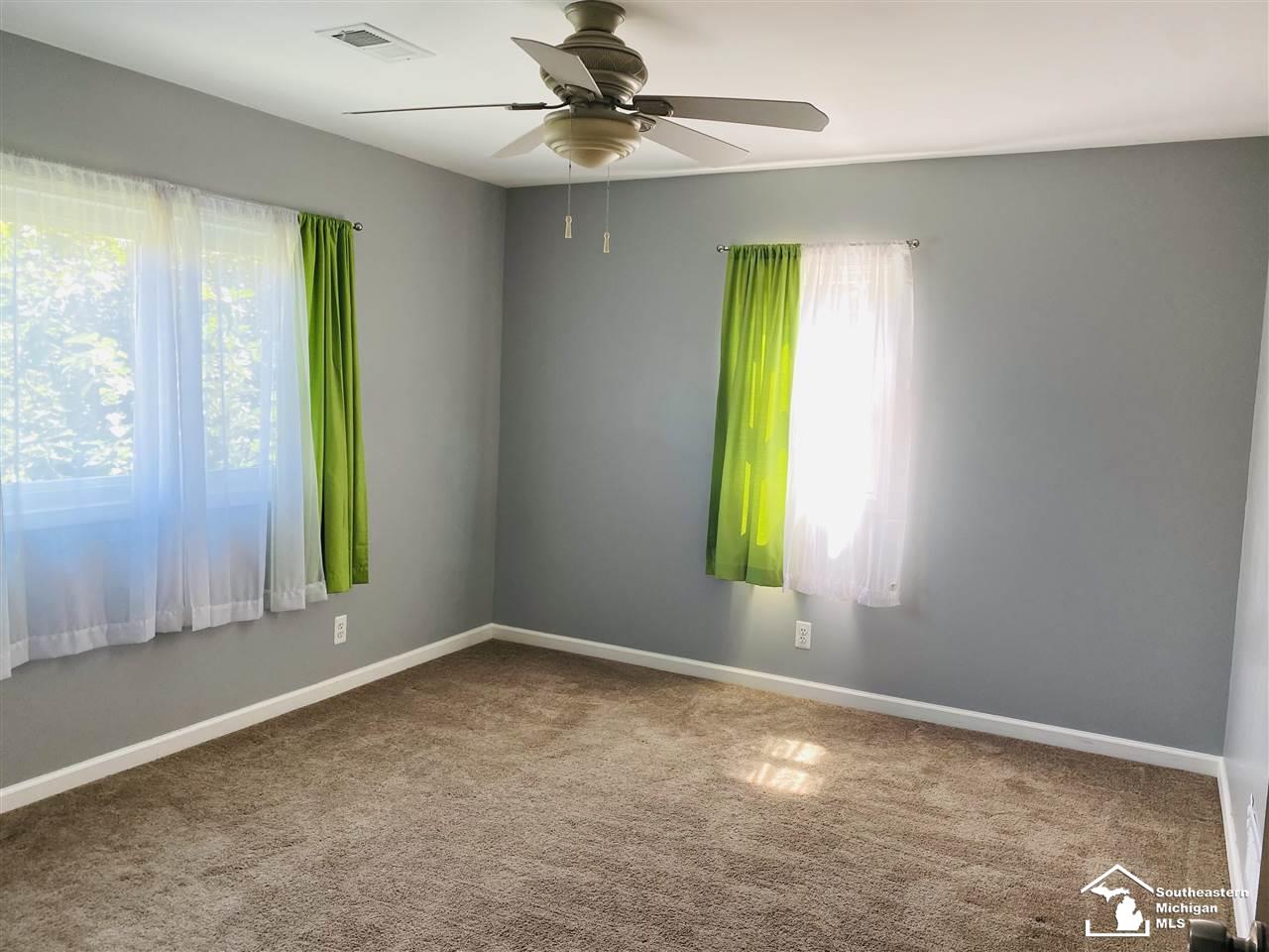 15309 Allen Road Southgate, MI 48195 - Photo 13 of 33
