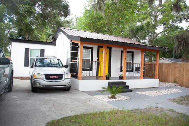 $2,400 | 2119 East Ellicott Street, Tampa, FL 33610
