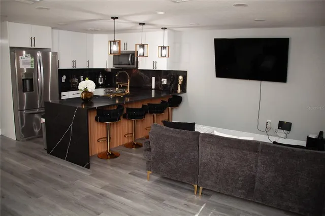 $2,400 | 2119 East Ellicott Street, Tampa, FL 33610