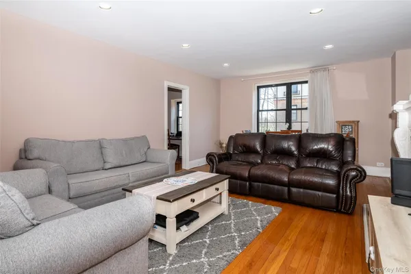$270,000 | 1273 North Avenue, Unit 7/2G, New Rochelle, NY 10804