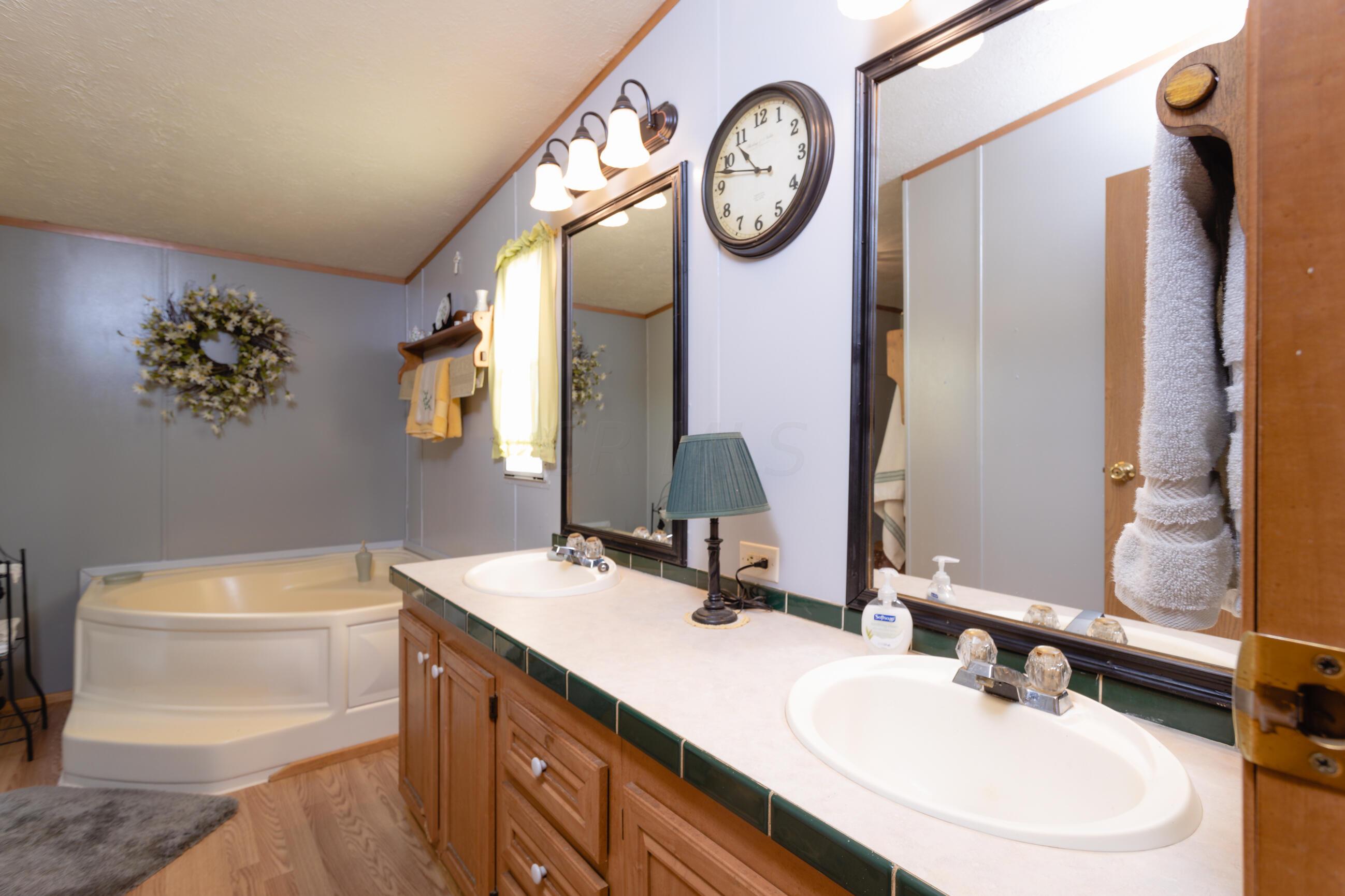 197 Derivan Road New Vienna, OH 45159 - Photo 21 of 26 197_Derivan_Road_4
