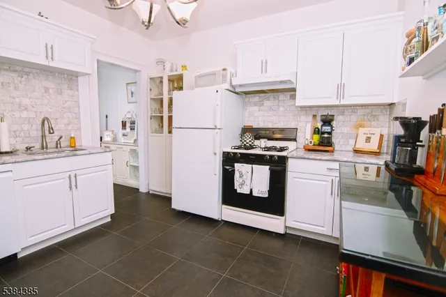 $3,100 | 306 Springfield Avenue, Unit 3, Summit, NJ 07901