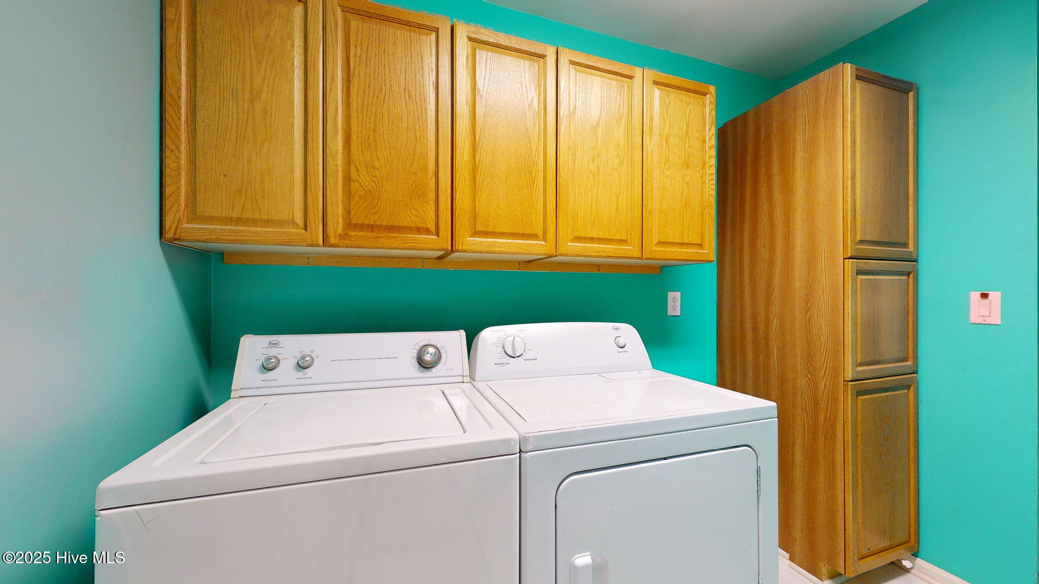 551 Deer Run Road New Bern, NC 28562 - Photo 24 of 33 Extra storage cabinets